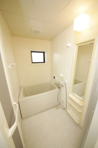 ハイライズ石川の浴室