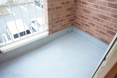 【バルコニー】 | エピナールＡ | バルコニー付きです