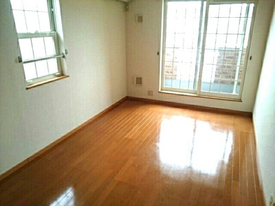 【居間・リビング】 | エピナールＡ | こちらの居間で趣味の時間をお楽しみください