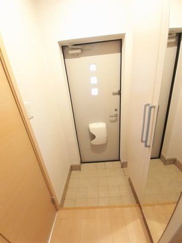 ブランシュールＣの玄関