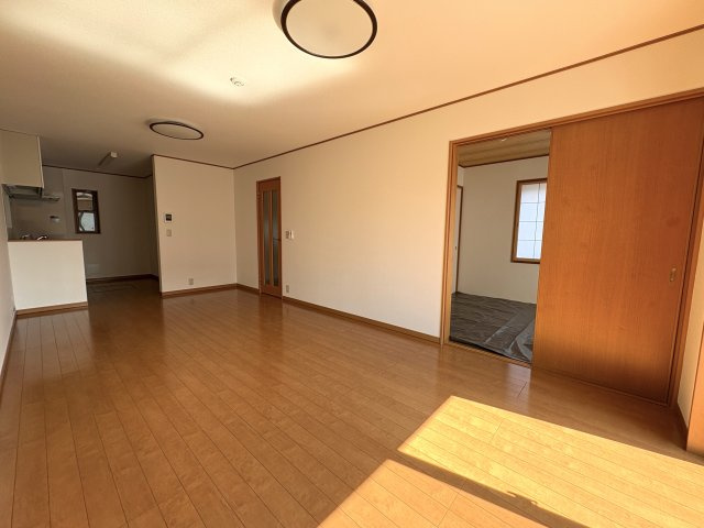 【居間・リビング】 | 本庄市東台　中古戸建