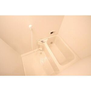 プラッサムコート小郷Bの浴室