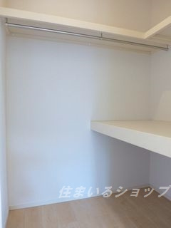 広島市安佐北区上深川町のアパートの収納|ウォークインクローゼット