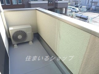 広島市安佐北区上深川町のアパートのバルコニー