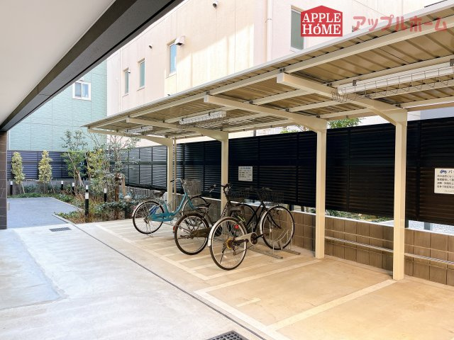 プレシスヴィアラ東大宮の駐輪場