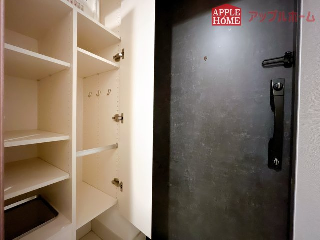 プレシスヴィアラ東大宮の玄関