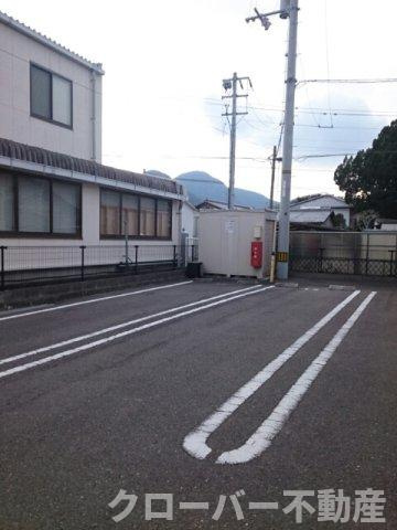 アージュの駐車場