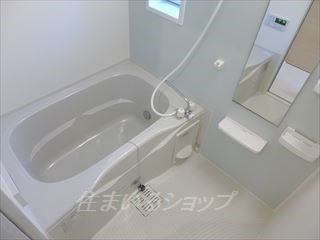 広島市安佐北区深川５丁目のアパートの浴室|追い焚き・浴室暖房乾燥機・窓あり