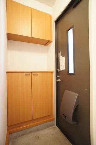 グレイスコートＡの玄関