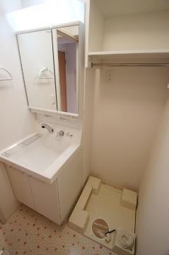 あかりの洗面所|洗面
