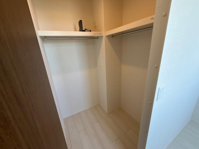 （仮称）市原市姉崎新築アパートの収納|ウォークインクローゼットクローゼット（イメージ）
