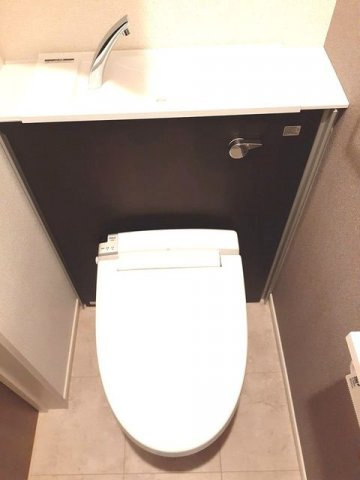 カエラ・シェリのトイレ|落ち着いた色調のトイレです