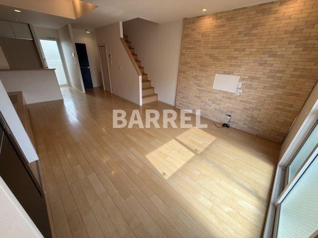 サンシャインパルクA棟の居間・リビング