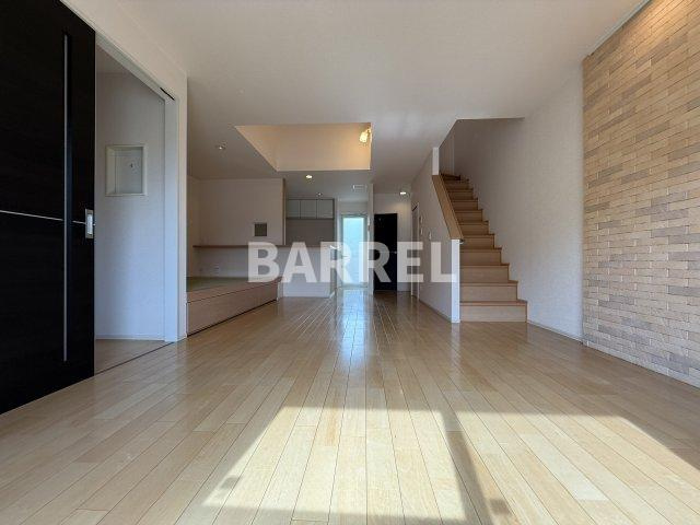 サンシャインパルクA棟の居間・リビング