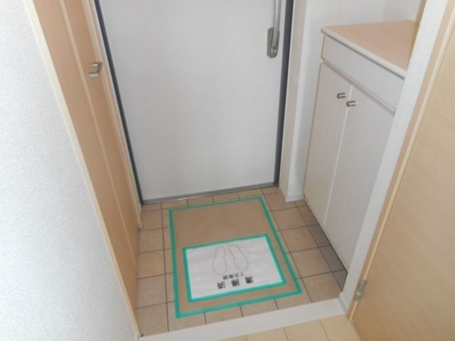 アベニール国立の玄関