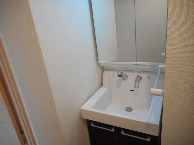 アベニール国立の独立洗面台