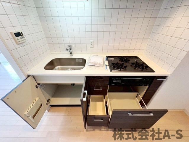 プレサンスNAGOYA桜通ビッグビートのキッチン|同間取り画像使用
実際のお部屋と色などが異なる場合がございます。