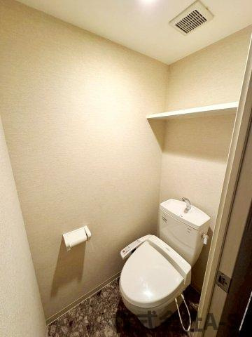 プレサンスNAGOYA桜通ビッグビートのトイレ|同間取り画像使用
実際のお部屋と色などが異なる場合がございます。