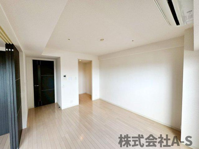 プレサンスNAGOYA桜通ビッグビートの居間・リビング|同間取り画像使用
実際のお部屋と色などが異なる場合がございます。