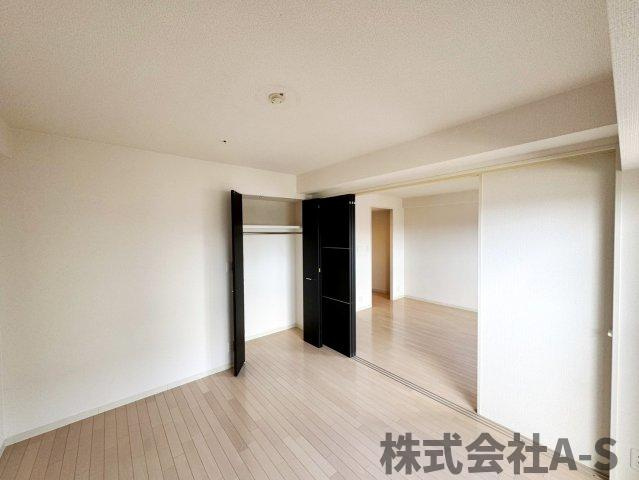 プレサンスNAGOYA桜通ビッグビートの洋室|同間取り画像使用
実際のお部屋と色などが異なる場合がございます。