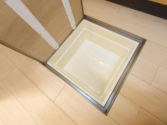 オ　ソレイユ呼続の収納|床下収納
