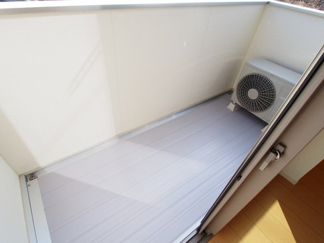 【バルコニー】 | エクセレント本城Ｂ | 落ち着いた時間を過ごせるバルコニーです
