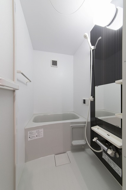 ＲＥＦＩＮＥＤ　ＴＡＳＴＥ　小塚の浴室|日々の疲れを癒すお風呂付です