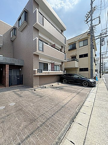 グランモール一社の駐車場|駐車場があります