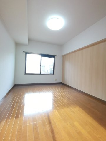 グランモール一社の洋室|ゆったりした洋室です