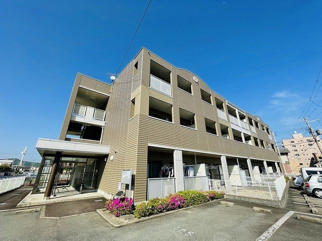 シャルマン今宿の外観