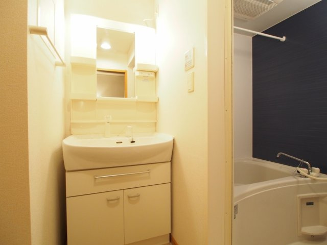 【洗面所】 | ランドコア木屋瀬 | 忙しい朝には欠かせない洗面所です