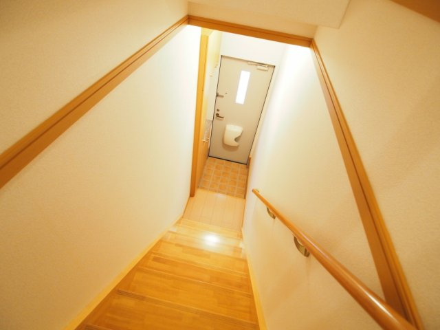 【玄関】 | ランドコア木屋瀬 | 明るい玄関です