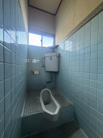 広田町１－７２住居付店舗のトイレ