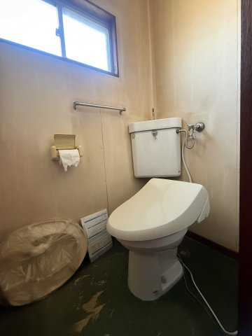 広田町１－７２住居付店舗のトイレ