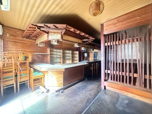 広田町１－７２住居付店舗の内装
