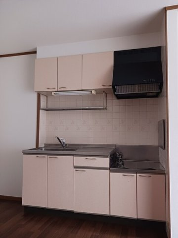 クレセント２１Ｃのキッチン|コンパクトなキッチンで掃除もラクラク