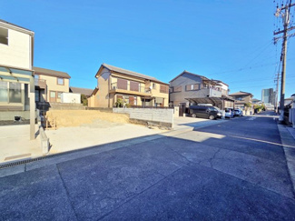 【前面道路含む現地写真】