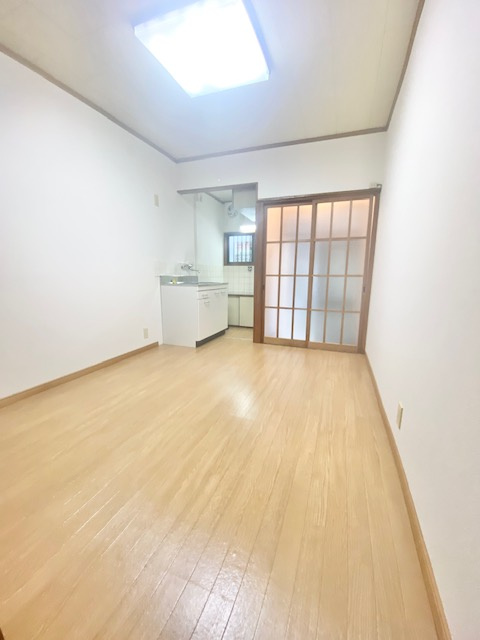 東淀川区豊新4丁目　テラスハウスの居間・リビング|1階　DK6帖