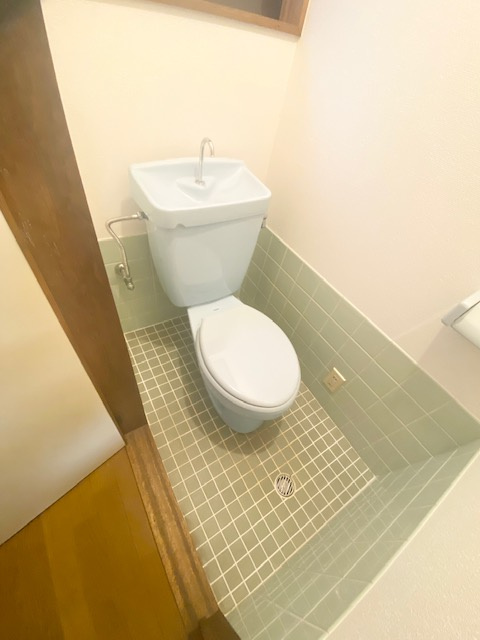 東淀川区豊新4丁目　テラスハウスのトイレ|落ち着いたトイレです