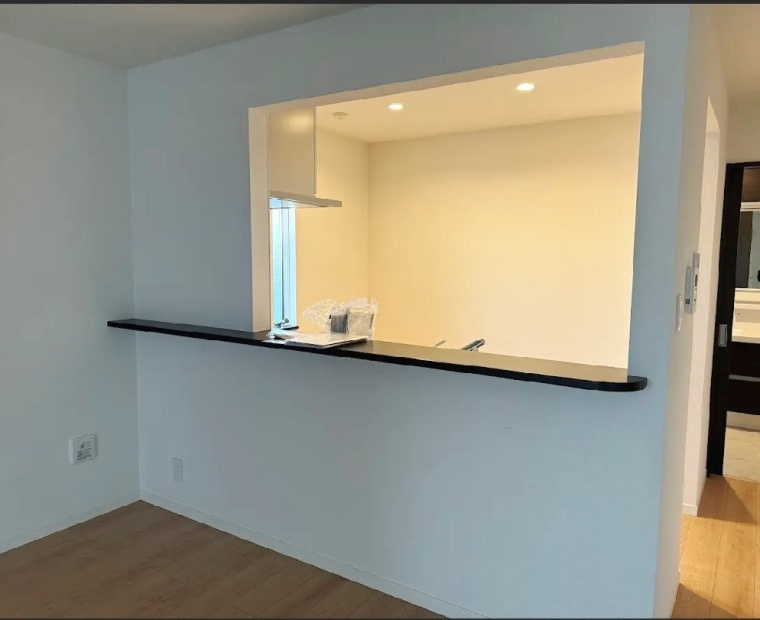 岸根町戸建の居間・リビング