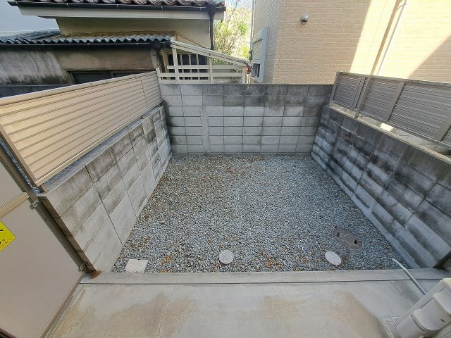 シャーメゾン津門の庭
