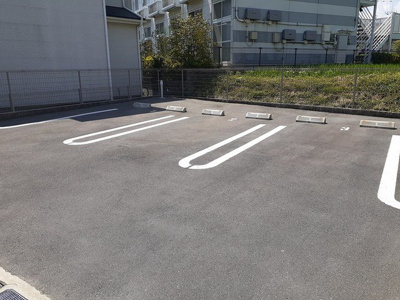 【駐車場】 | アンダンテ郡津 | 駐車スペースもあります