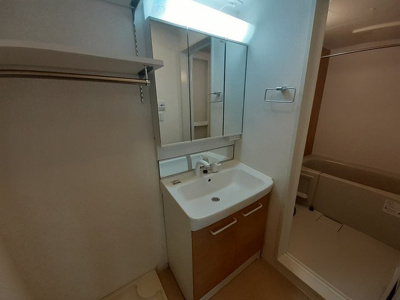 【洗面所】 | アンダンテ郡津 | 広い洗面スペース