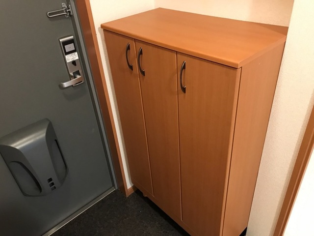 アダージュ ガーデンの玄関