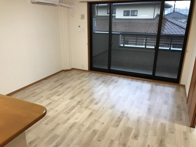 アダージュ ガーデンの居間・リビング