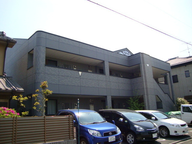 アダージュ ガーデンの駐車場