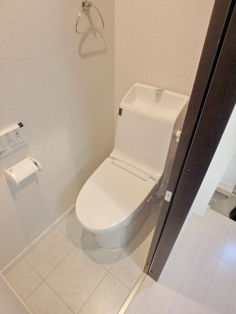 世田谷区八幡山３丁目のアパートのトイレ