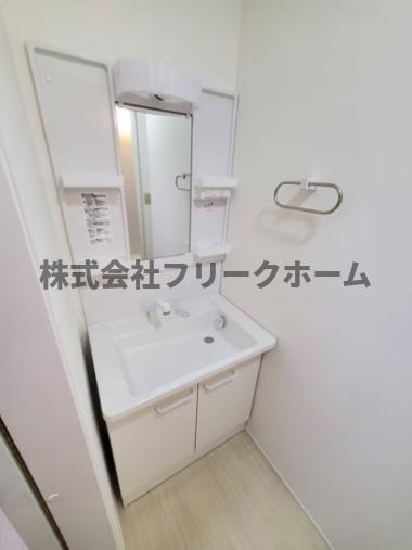 三鷹市上連雀２丁目のアパートの洗面所