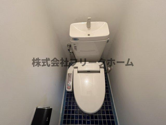 三鷹市上連雀２丁目のアパートのトイレ