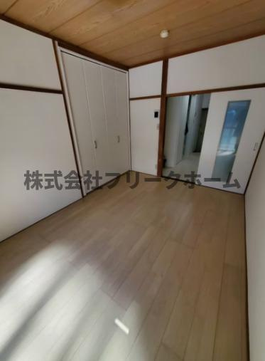 三鷹市上連雀２丁目のアパートの居間・リビング